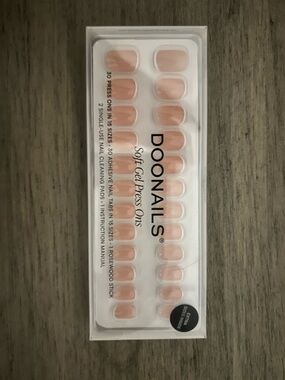 Doonails Soft Gel Press-Ons in  French Nude Pink  SHORT NEW